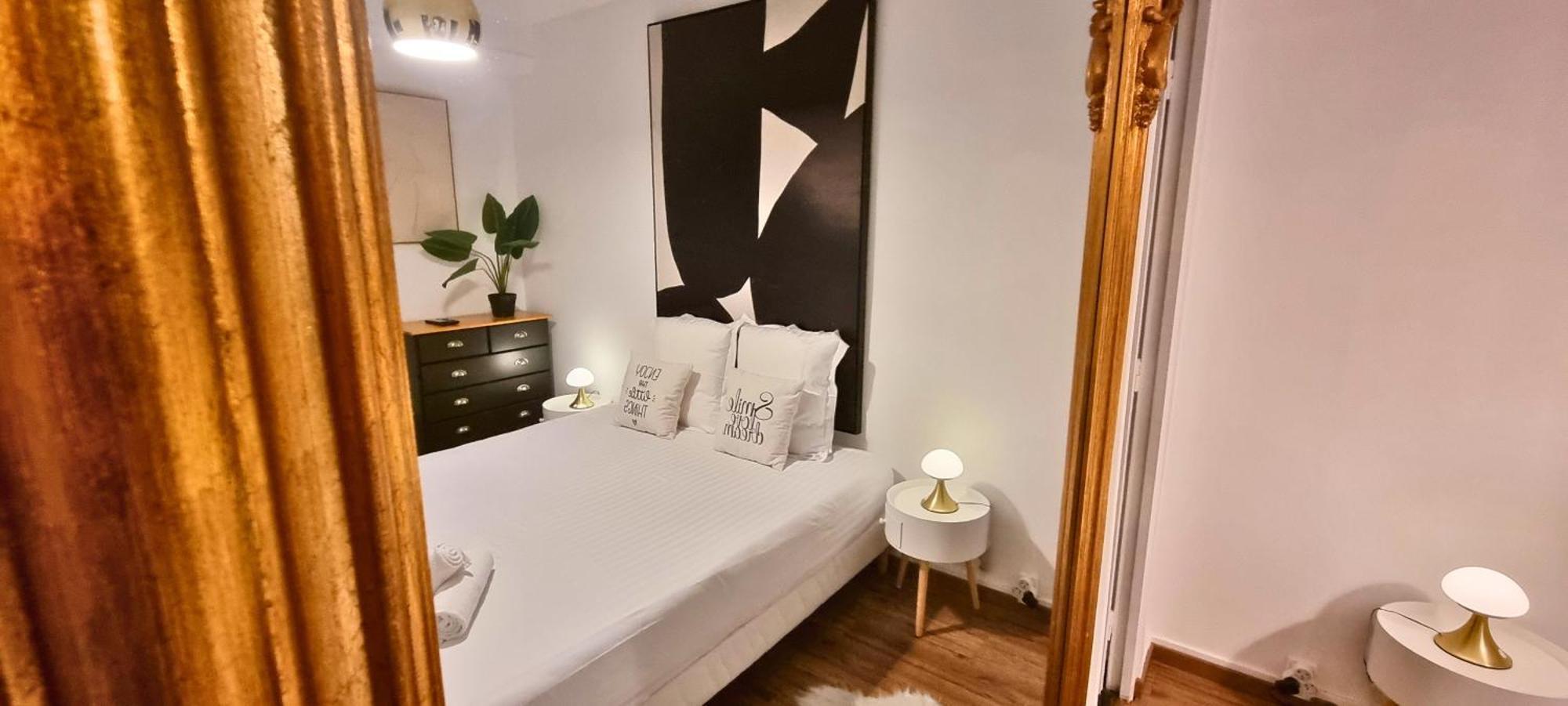 Au Palais Des Pyrenees! Hyper Centre -Clim-Balcon-Parking Gratuit Apartment Pau Exterior photo